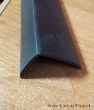 Резиновый уголок (20х20х2 мм)