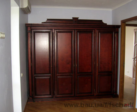 Шкафы из натурального дерева