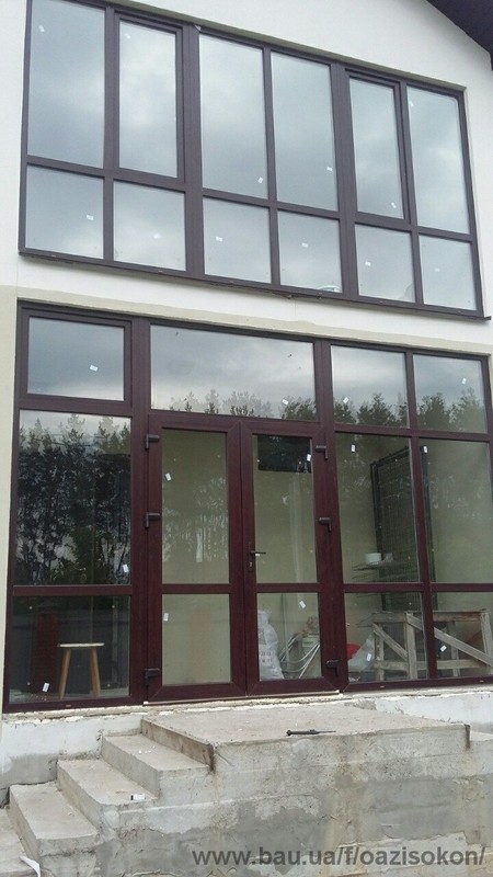 Остекление фасада в частном доме .