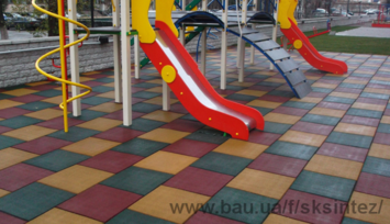 Резиновое травмобезопасное покрытие (Резиновая плитка) для детских и спортивных площадок.