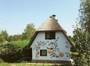 Конопляный украинский дом под камышовой крышей &mdash; Велес-Строй