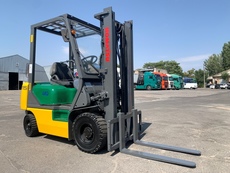 навантажувач Komatsu з напрацюванням