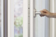 Окна Rehau Synego – тепло, тишина и безопасность