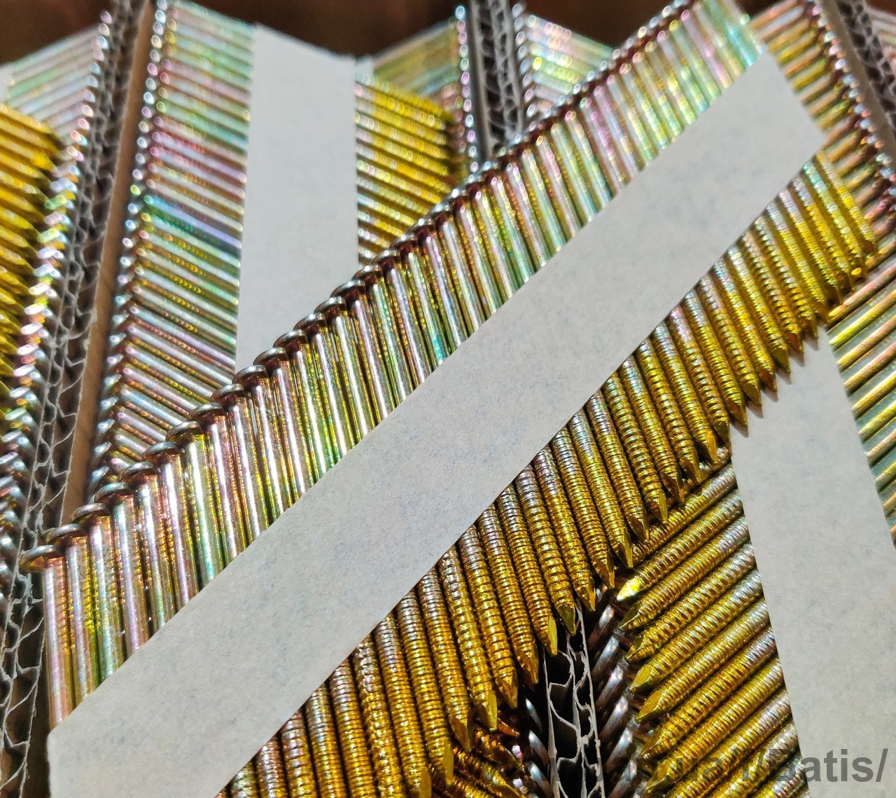 Реечные гвозди 34° и профессиональный крепеж для каркасного строительства