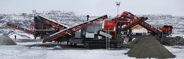 Мобильная дробильно-сортировочная установка Sandvik установлена на Рыбальском карьере
