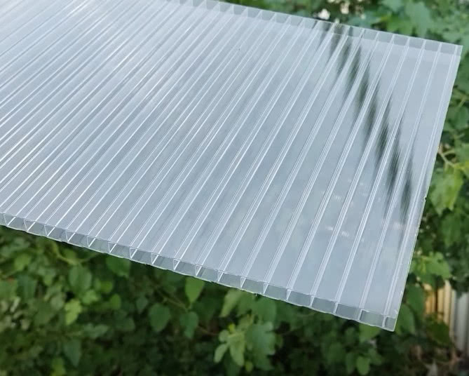 Акція Сотовий полікарбонат Multiwall 10 мм 2100х6000 мм, прозорий - 255 грн / м2