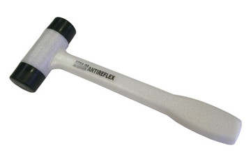 Появился в продаже безынерционный молоток нового поколения (Чехия).