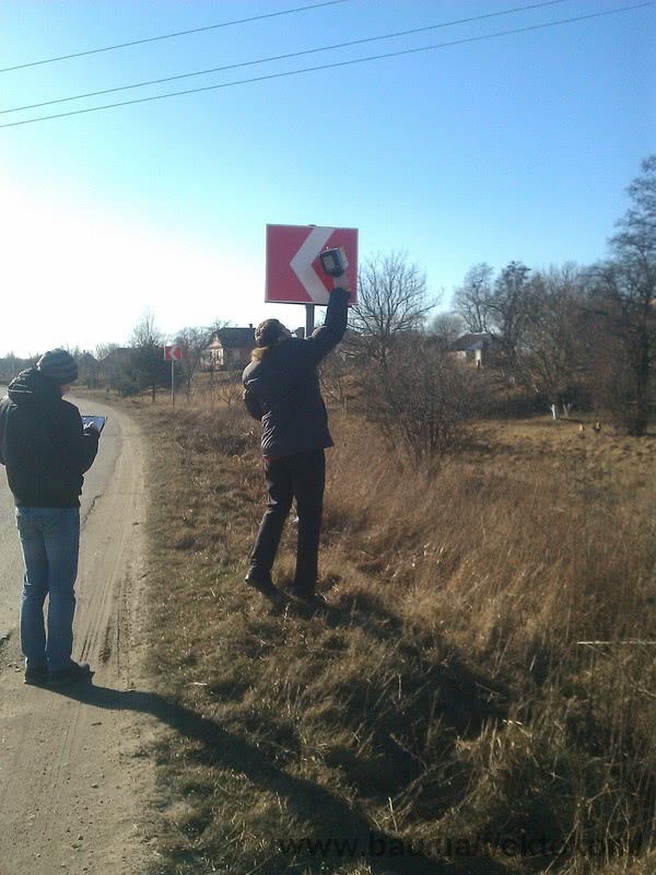 Продолжаются работы по возобновлению дорожных знаков на автодороге М-06 Киев-Чоп