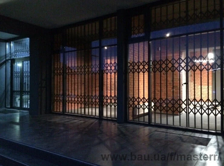 ФОП Борцов начинает доставлять раздвижные решетки в Польшу