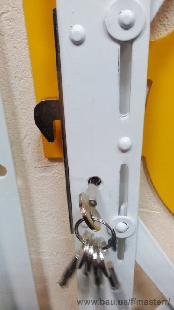 Раздвижные решетки с врезными замками