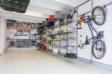 Обновление: гардеробные системы в магазине Спутник в Харькове