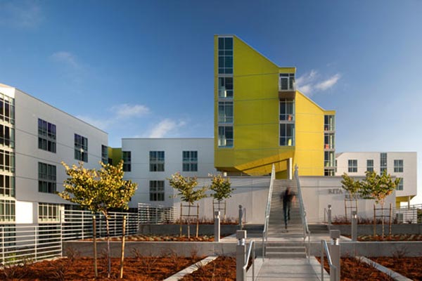 Новое общежитие в UCSD