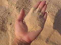 Песок овражный и речной. Доставка Киев и Киевская обл. В зависимости от объемов возможны скидки!