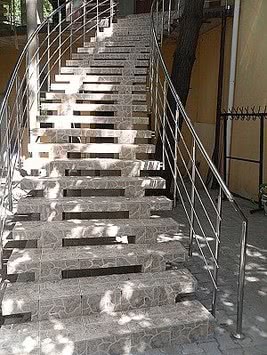 Лестницы железобетонные, монолитные-изготовление и проектирование.