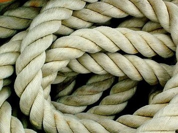 Хлопчатобумажный канат. Веревка из хлопка. Хлопчатобумажный канат веревка используется для декоративной отделки деревянных домов срубов помещений интерьера мебели.