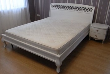Кровать белая двуспальная