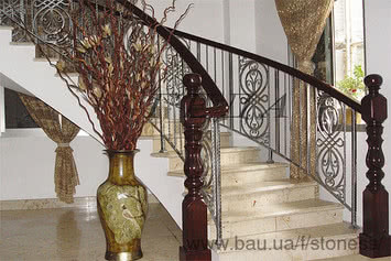 Лестницы из камня, отделка лестниц камнем Киев, лестницы на второй этаж