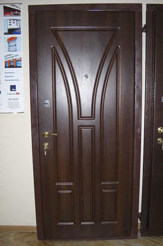 Двери входные металические с дубовыми накладками