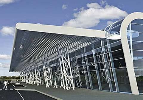 На строительстве нового терминала аэропорта во Львове устанавливают элементы конструкции крыши