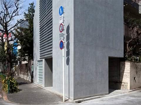 В Токио построен жилой дом размером с место для парковки