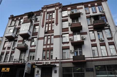 Киев обновил больше 100 фасадов к Евро