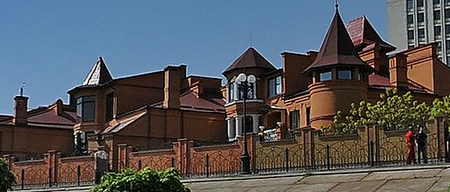 Строительство трех коттеджей на массиве Оболонь