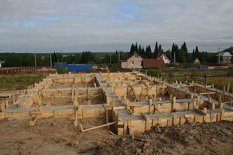 Фундамент почти готов. &mdash; Арена-Строй