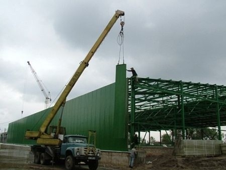 Монтаж стеновых панелей