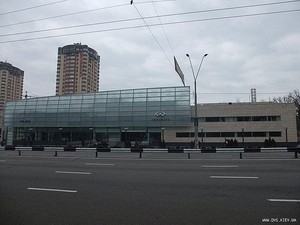 г. Киев пр. Победы Авто Салон Infiniti &mdash; ДВС