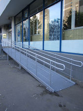 Металлические пандусы, перила, поручни. — Форт Металлические пандусы, перила, поручни. — Форт