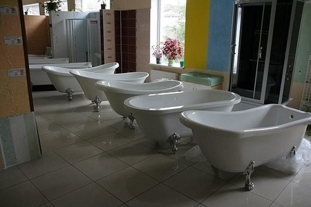 Ванны в магазине