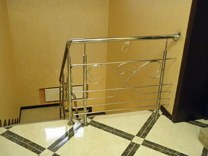 перила нержавейка и дерево &mdash; МЕТАЛЛИСТ