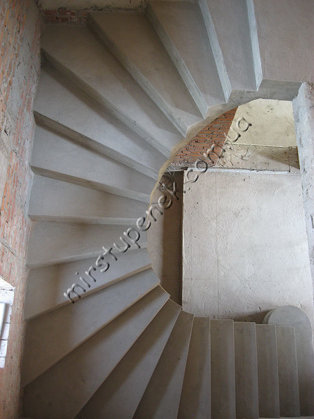 бетонная лестница