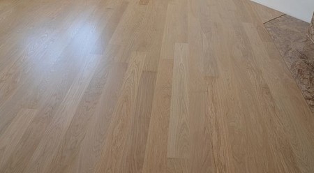 Паркет и массивная доска из дуба и ясена