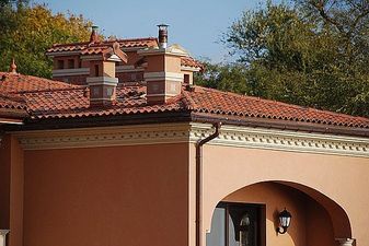 Пансионат семейного типа, г.Одесса. Кровля и водосточные системы &mdash; Перфекта-СК