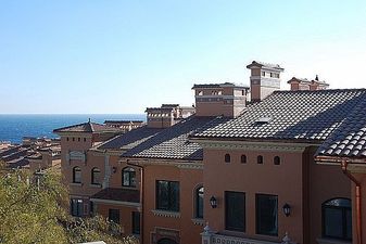 Пансионат семейного типа, г.Одесса. Кровля и водосточные системы &mdash; Перфекта-СК