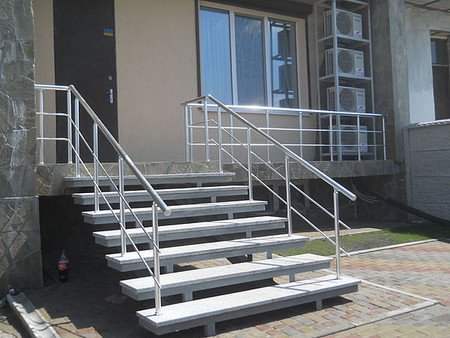 Перила фасадные