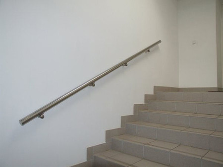 Алюминиевые пристенные поручни