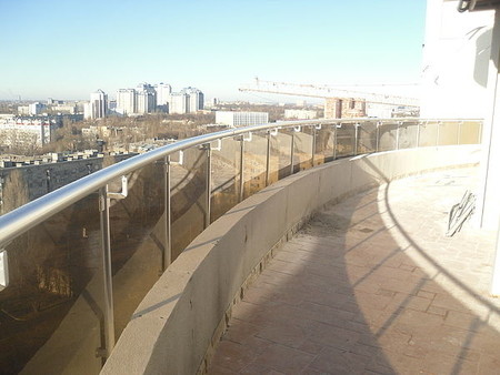 Стеклянные перила