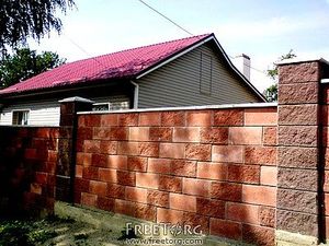 Забор из декоративного(рваного)блока &mdash; УМСР