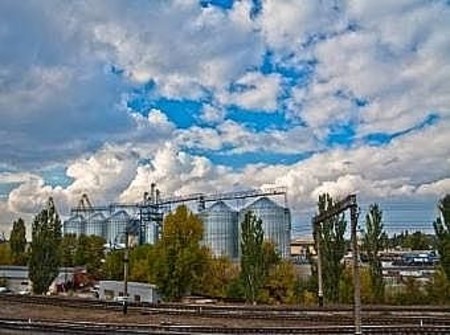 Грузовой речной порт в г.Днепропетровске