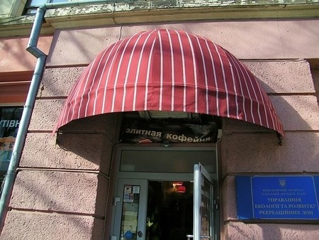 навес из маркизной ткани