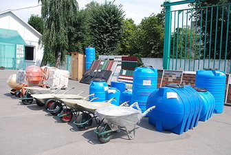 Площа з товаром &mdash; Стройматериалы