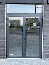 Алюминиевые двери в дом