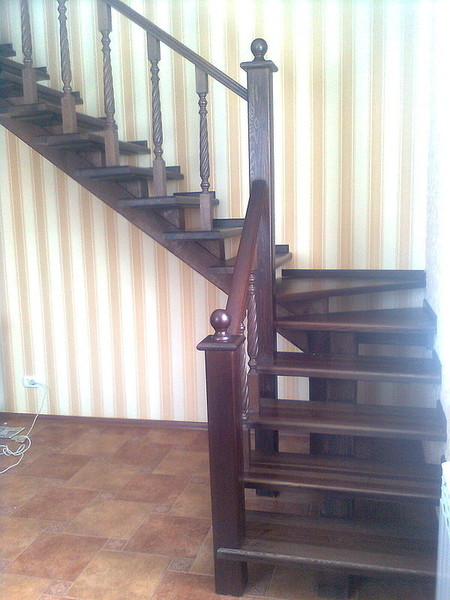 Деревянные лестницы.