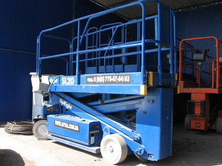 Ножничный подъемник UpRight SL20