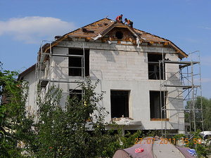 Дах із цементно-пісчаної черепиці. — Подзизей Ю. Т. Дах із цементно-пісчаної черепиці. — Подзизей Ю. Т.