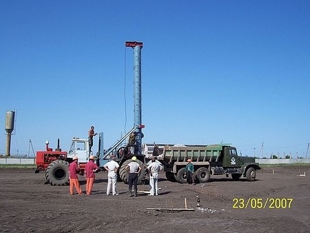 Машина по устройству Фундаментов в Пробитых Скважинах