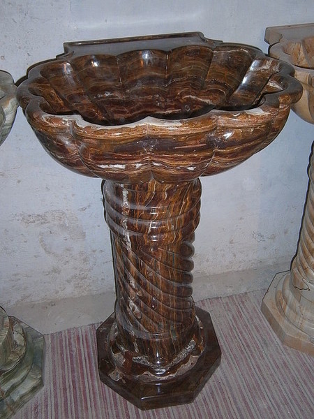 Раковины из оникса