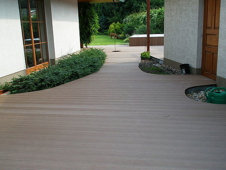 Настил для садовых дорожек, террас, бассейнов